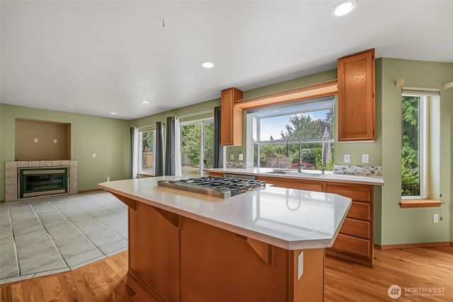 19810 11th Street E, Lake Tapps, WA 98391
