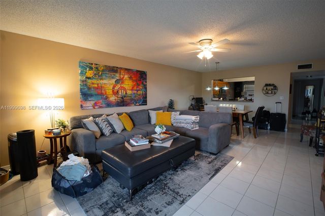 2083 Coral Ridge Dr N302, Coral Springs, FL 33071