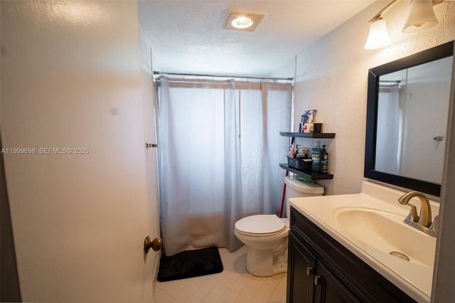 2083 Coral Ridge Dr N302, Coral Springs, FL 33071