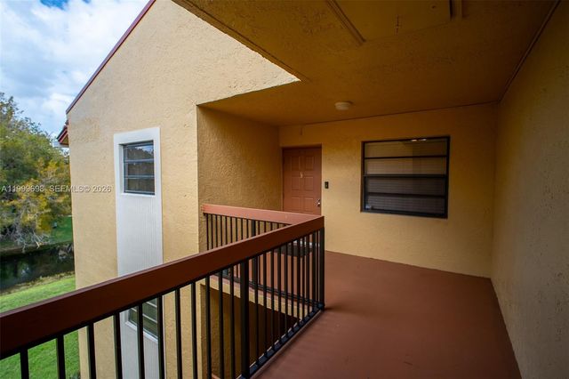 2083 Coral Ridge Dr N302, Coral Springs, FL 33071