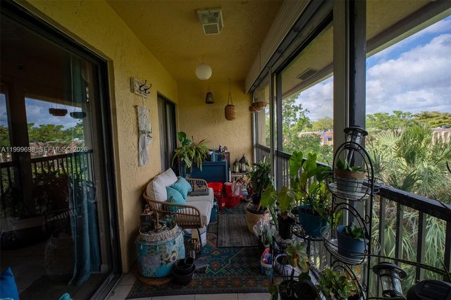 2083 Coral Ridge Dr N302, Coral Springs, FL 33071