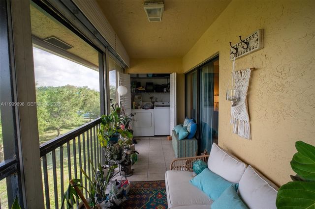 2083 Coral Ridge Dr N302, Coral Springs, FL 33071