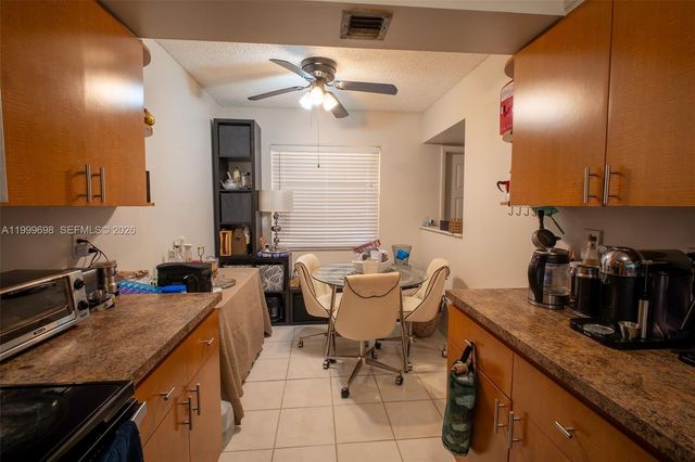 2083 Coral Ridge Dr N302, Coral Springs, FL 33071