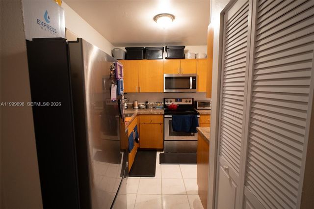 2083 Coral Ridge Dr N302, Coral Springs, FL 33071