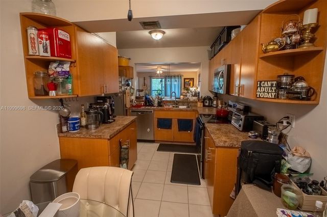 2083 Coral Ridge Dr N302, Coral Springs, FL 33071