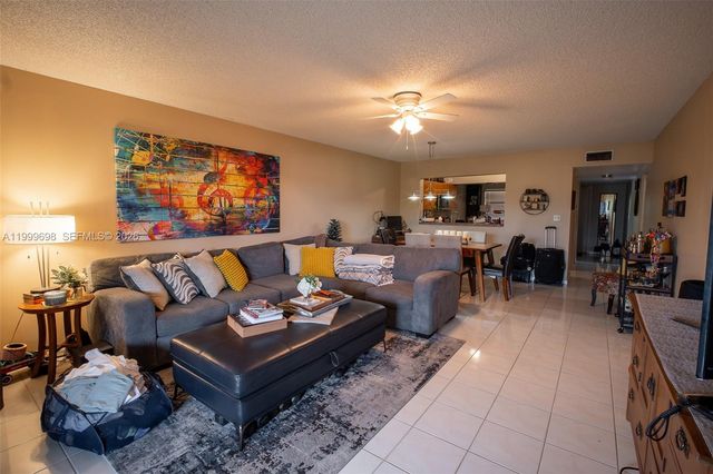 2083 Coral Ridge Dr N302, Coral Springs, FL 33071