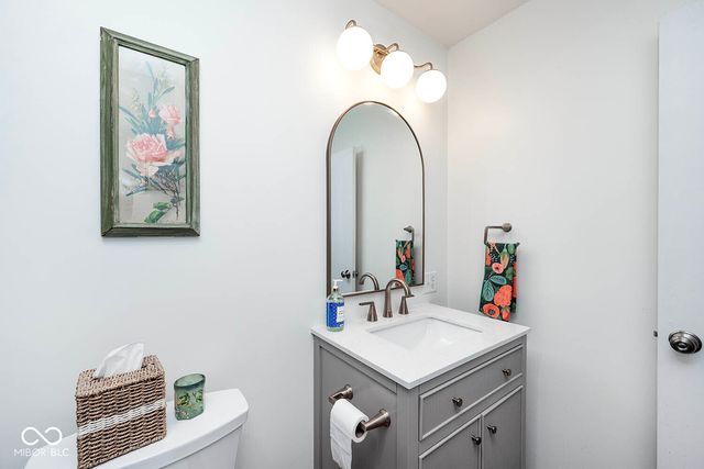 9201 Warwick Road, Indianapolis, IN 46240