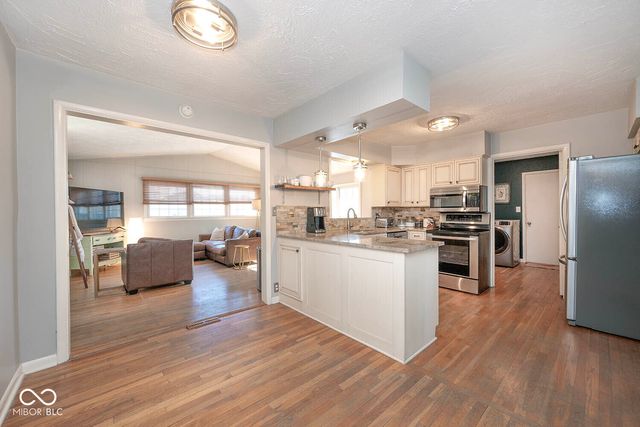 9201 Warwick Road, Indianapolis, IN 46240