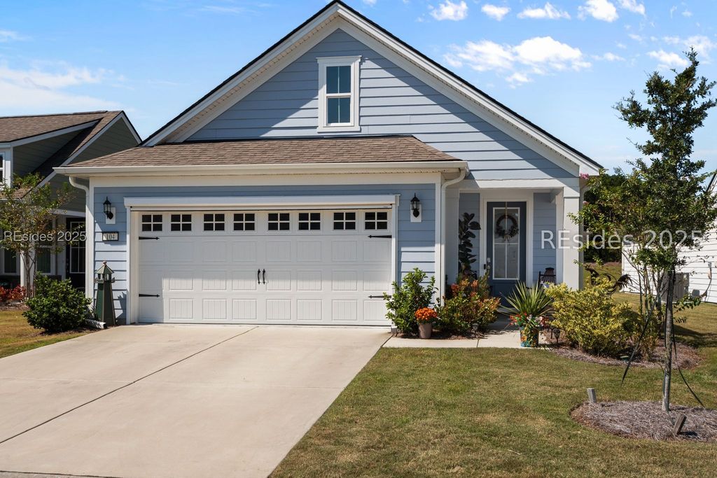 104 Fawnwood Ct, Okatie, SC 29909