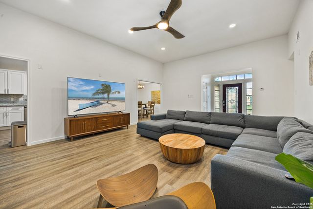 5951 Spring Buck, San Antonio, TX 78247