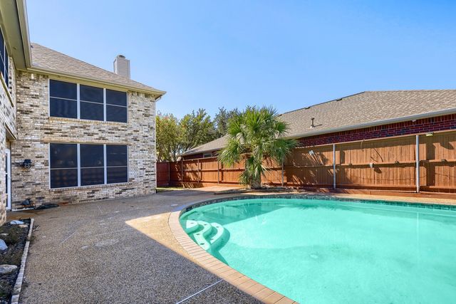 3812 Red Oak Trail, The Colony, TX 75056