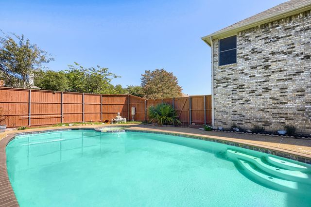 3812 Red Oak Trail, The Colony, TX 75056