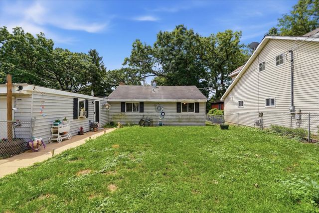 28616 W Benjamin Avenue, Spring Grove, IL 60081