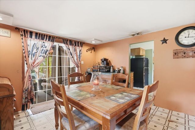 28616 W Benjamin Avenue, Spring Grove, IL 60081