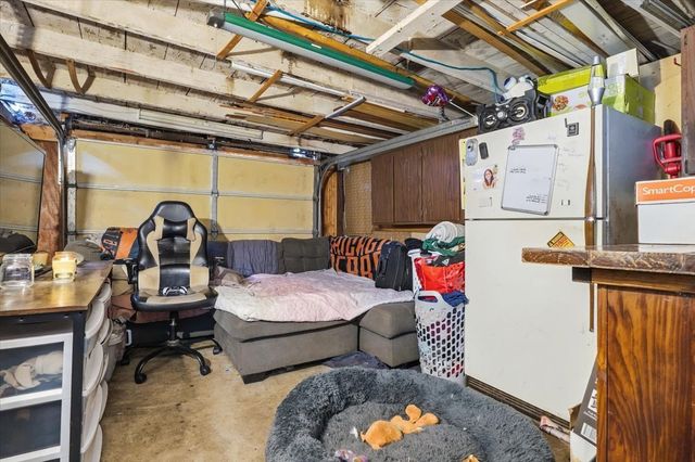 28616 W Benjamin Avenue, Spring Grove, IL 60081