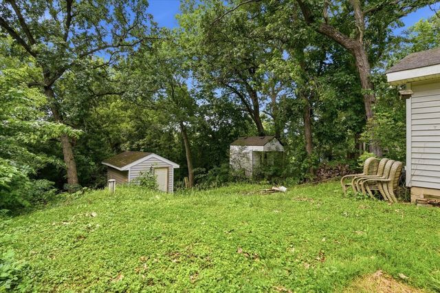 28616 W Benjamin Avenue, Spring Grove, IL 60081