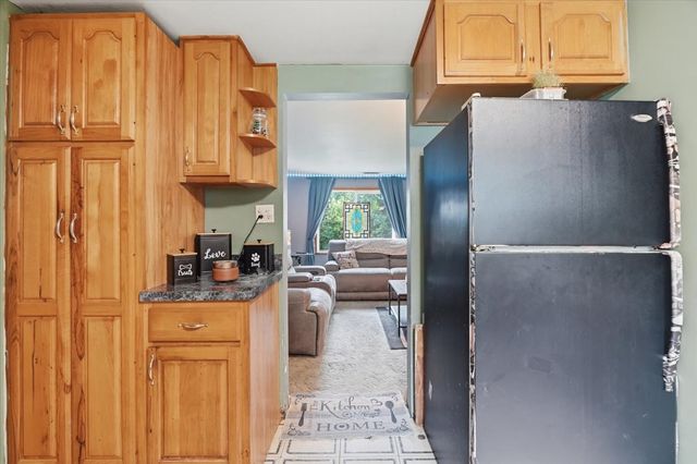 28616 W Benjamin Avenue, Spring Grove, IL 60081