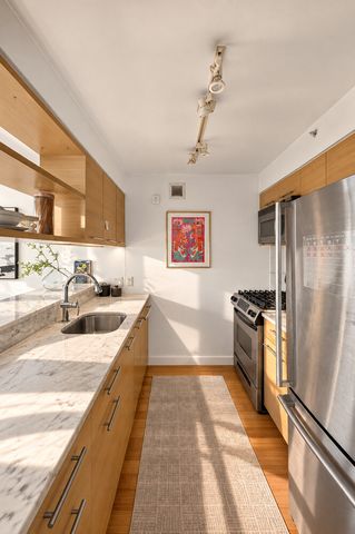 100 W 39th St Apt 43J, New York City, NY 10018