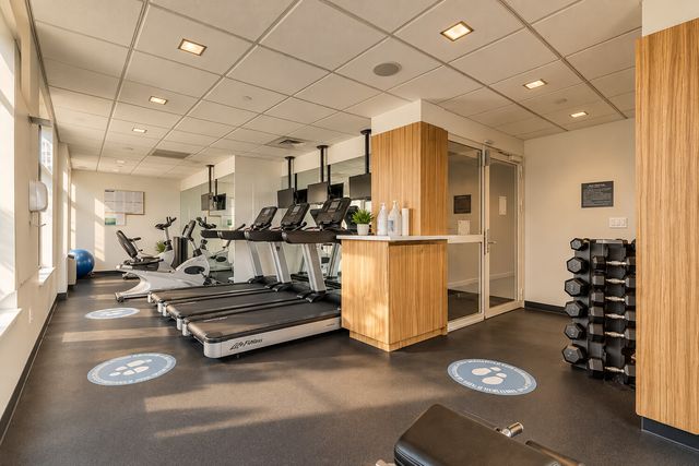 100 W 39th St Apt 43J, New York City, NY 10018