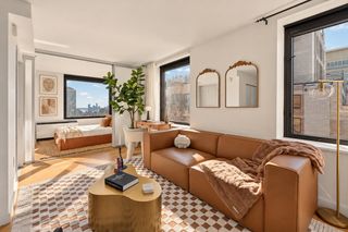 100 W 39th St Apt 43J, New York City, NY 10018