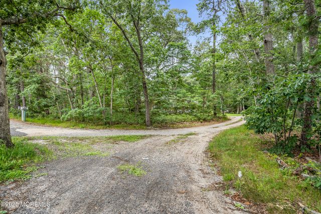 99 Holly Lane, Bayville, NJ 08721