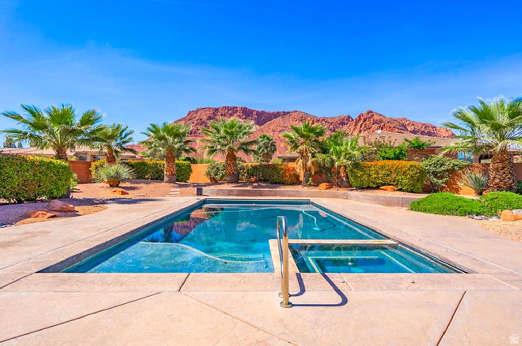 951 E CITADEL RD, Ivins, UT 84738