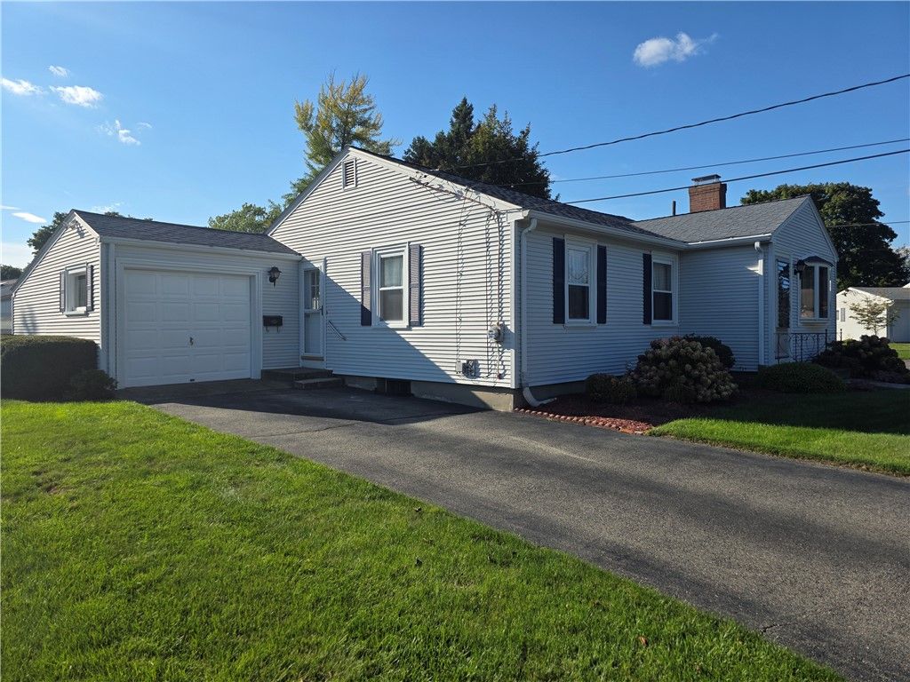 59 Ferncrest Drive, Pawtucket, RI 02861