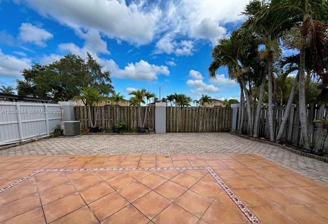 17221 SW 142nd Ct, Miami, FL 33177