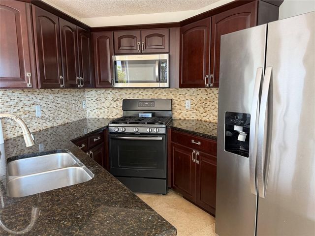 17221 SW 142nd Ct, Miami, FL 33177