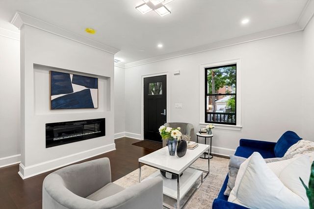 6 Pearl St B, Somerville, MA 02145