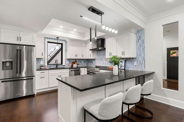 6 Pearl St B, Somerville, MA 02145
