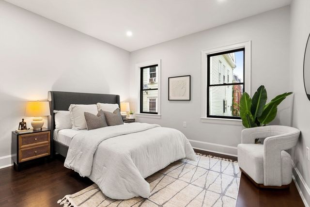 6 Pearl St B, Somerville, MA 02145