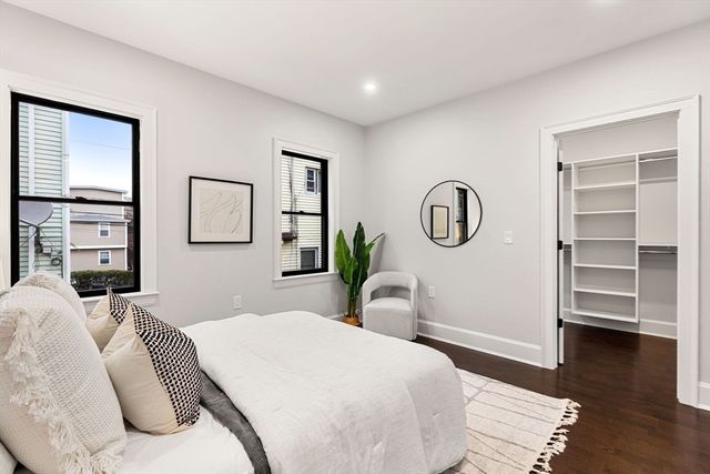6 Pearl St B, Somerville, MA 02145