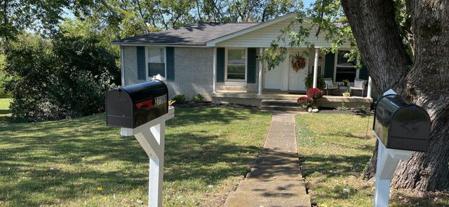 2716 Donna Hill Dr, Nashville, TN 37214