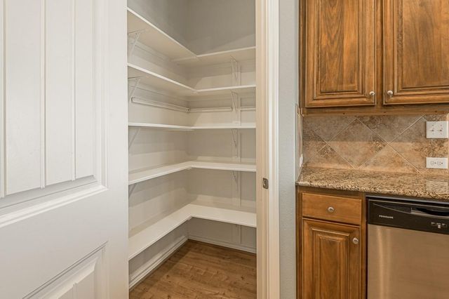 11 Heritage Oak Drive, Huntsville, TX 77320