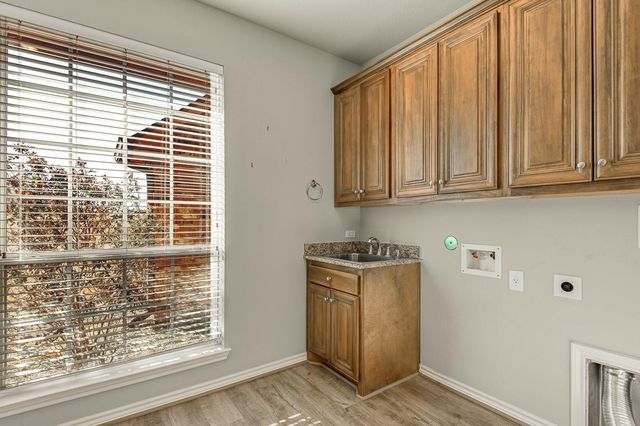 11 Heritage Oak Drive, Huntsville, TX 77320