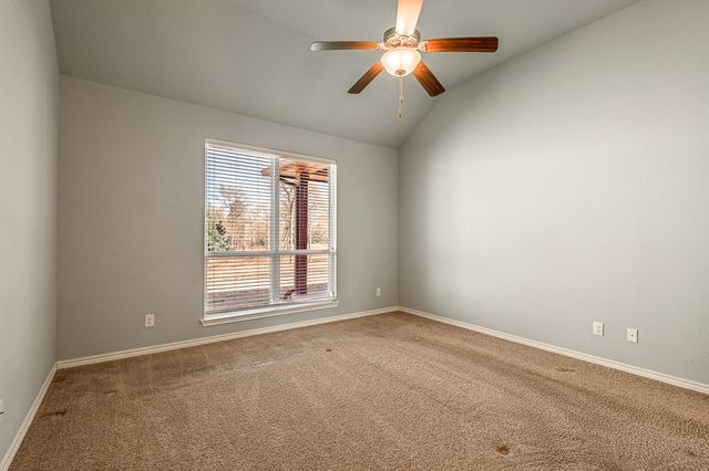 11 Heritage Oak Drive, Huntsville, TX 77320