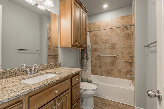 11 Heritage Oak Drive, Huntsville, TX 77320