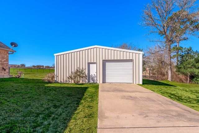 11 Heritage Oak Drive, Huntsville, TX 77320