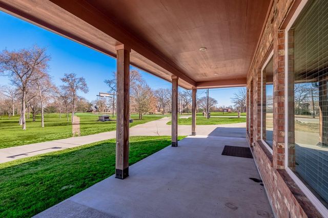 11 Heritage Oak Drive, Huntsville, TX 77320