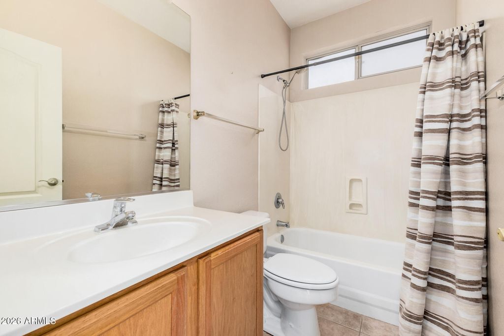 Image 14 of property listing at 16442 S 16TH Lane, Phoenix, AZ 85045