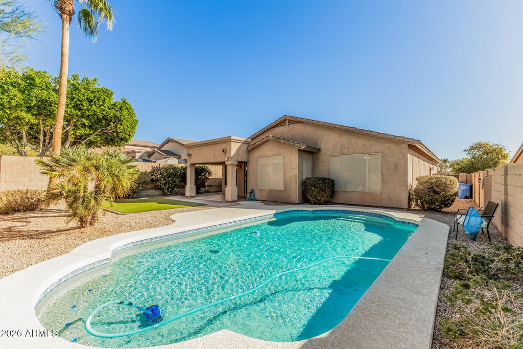 Image 2 of property listing at 16442 S 16TH Lane, Phoenix, AZ 85045