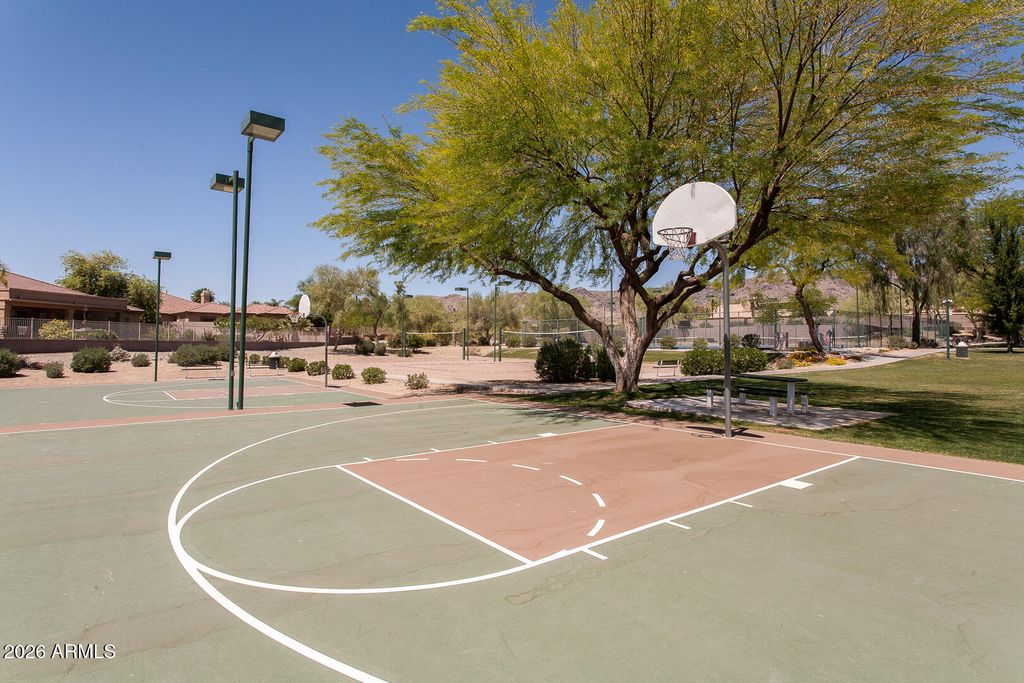 Image 25 of property listing at 16442 S 16TH Lane, Phoenix, AZ 85045