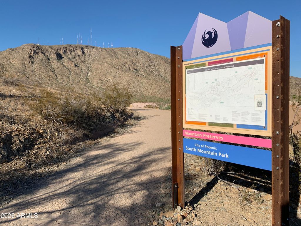 Image 30 of property listing at 16442 S 16TH Lane, Phoenix, AZ 85045