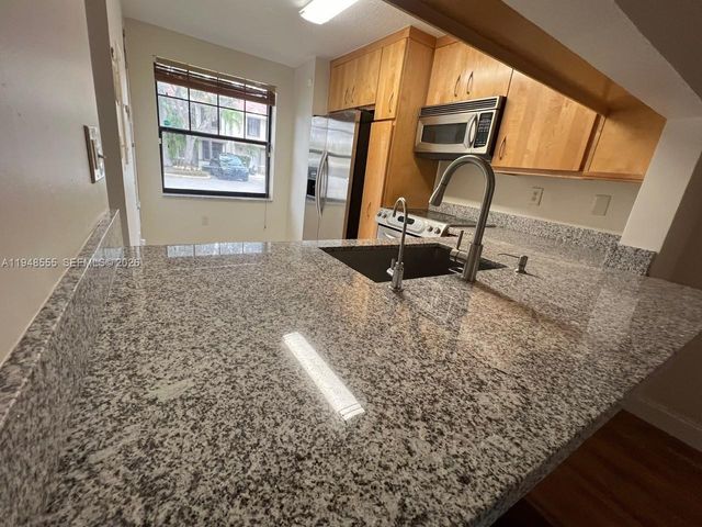 252 City View Dr 252, Fort Lauderdale, FL 33311