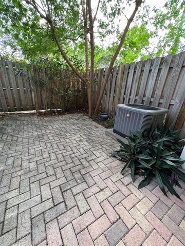 252 City View Dr 252, Fort Lauderdale, FL 33311