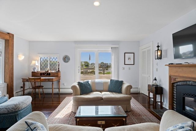 41 Hayward Rd, Barnstable, MA 02632