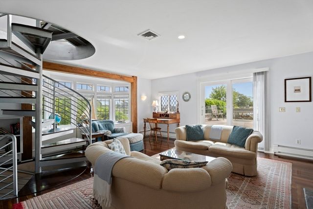 41 Hayward Rd, Barnstable, MA 02632
