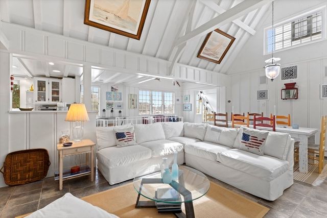 41 Hayward Rd, Barnstable, MA 02632