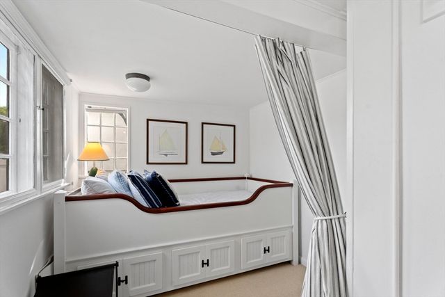 41 Hayward Rd, Barnstable, MA 02632